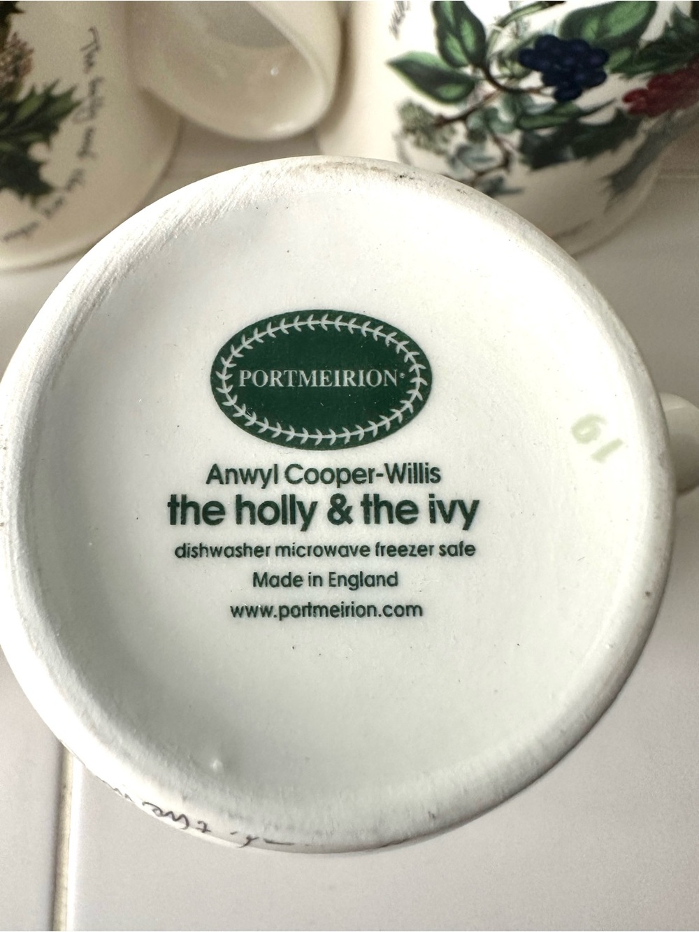 Portmeirion Holly Ivy 12 Christmas Mugs 9 oz England Holiday Set - Picture 4 of 7